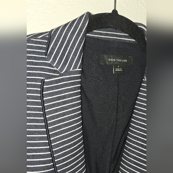 Ann taylor size 4 blazers made in Indonesia. - Picture 3 of 7
